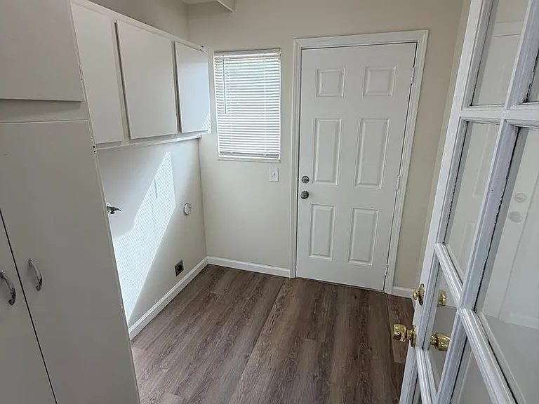 1409 Roberts Ave — Photo 3
