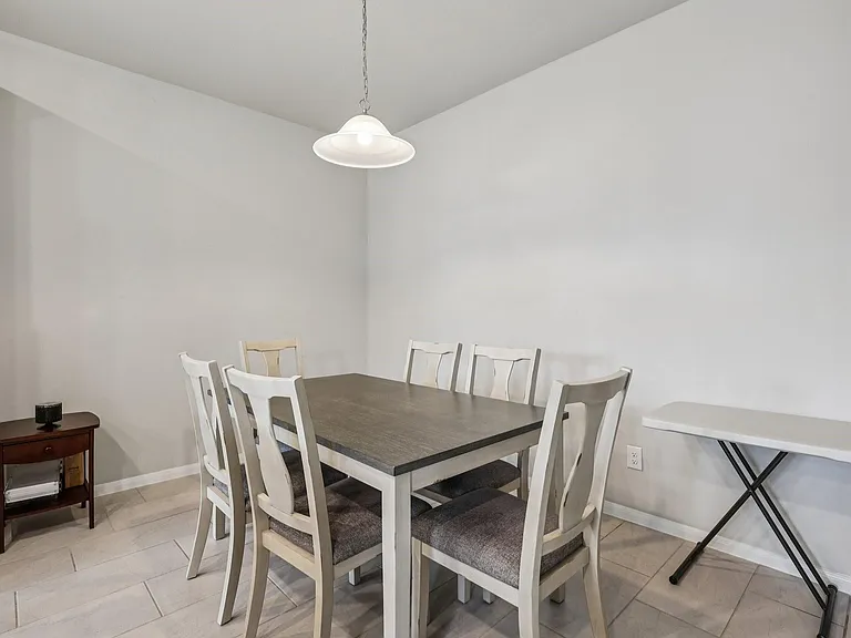 7333 Hinsdale Dr — Photo 20