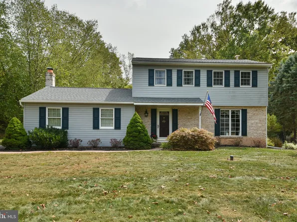 1942 Stewart Dr, Hatfield, PA 19440