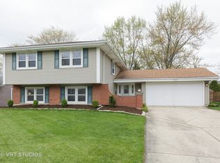 1820 Claremont Rd, Hoffman Estates, IL 60169