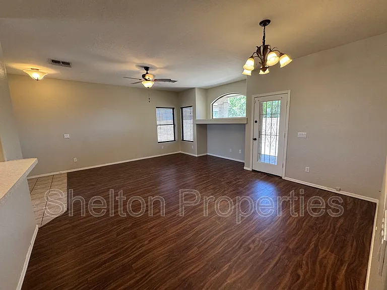 12913 W Corrine Dr — Photo 10