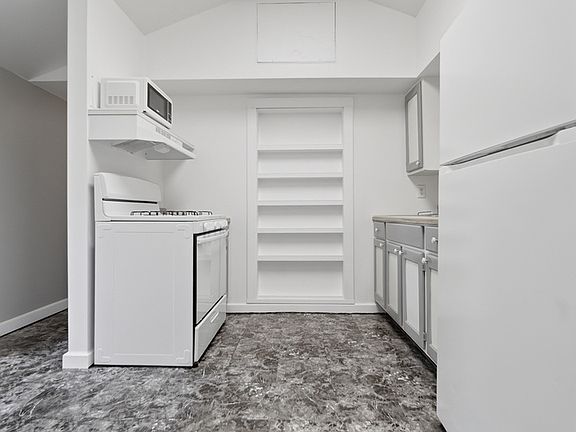 4th image of 919 Sheridan Ave