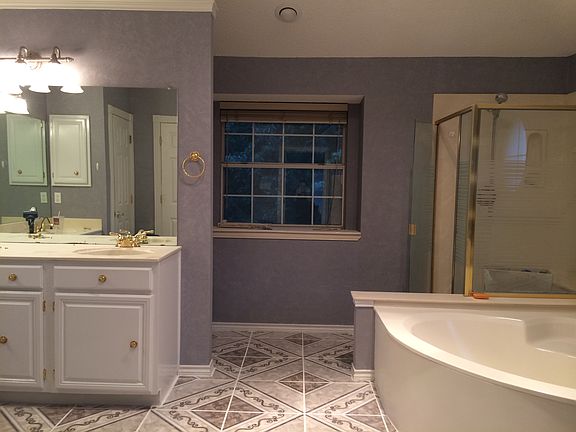 5th image of 4330 Greenwood Ln