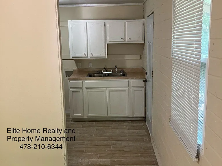 521 Hall St #1 — Photo 29
