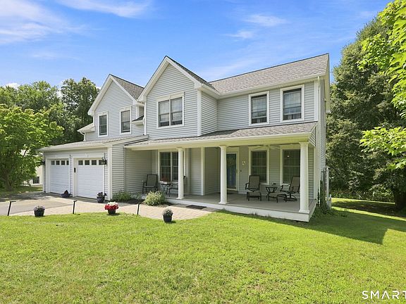 2nd image of 26 Folly Brook Lane