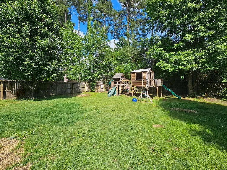 208 Burning Tree Ln — Photo 30