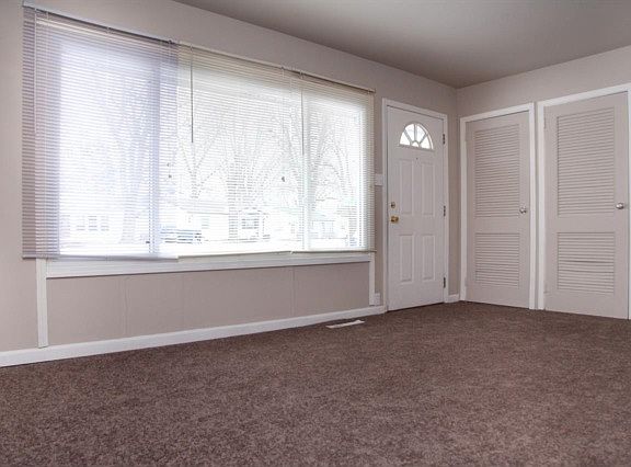 3rd image of 425 Pemberton Ave