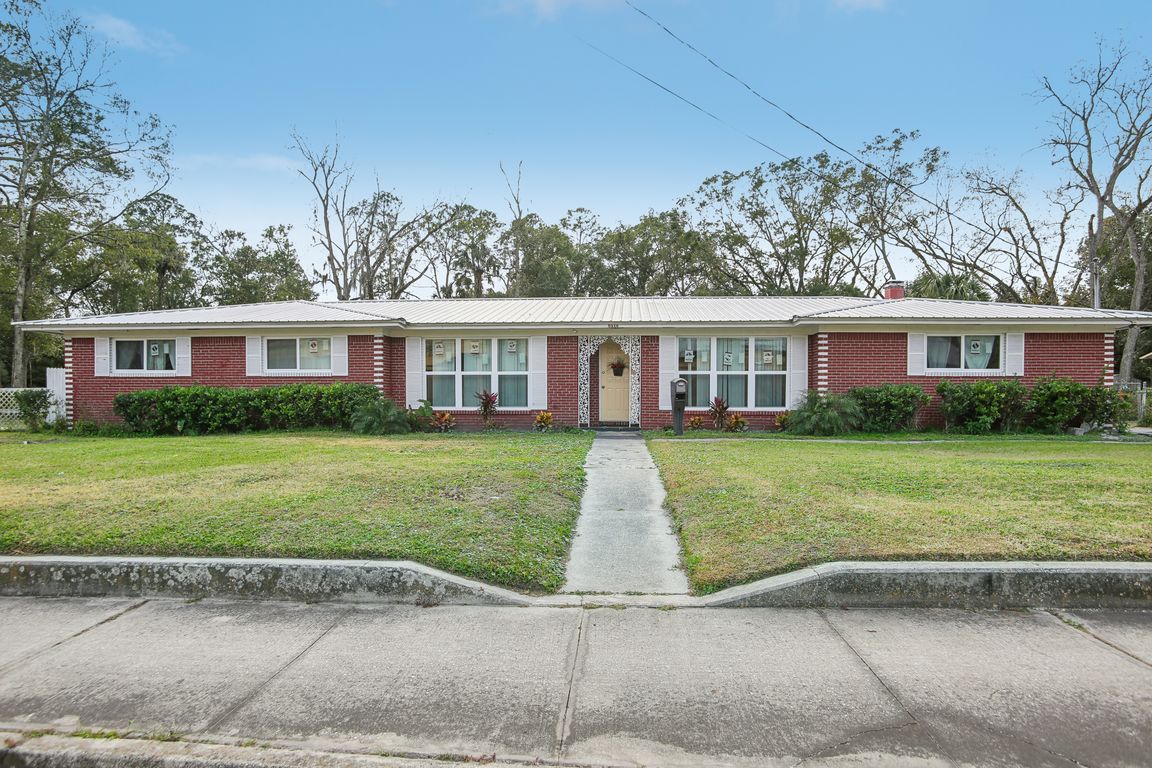 Moncrief Rd-001.jpg