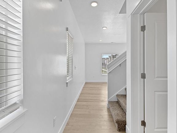 Finished home photos are representational images only. See sales agent for details.