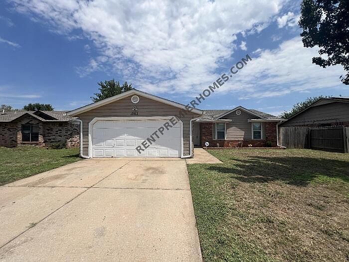 1st image of 1063 Squire Mansion