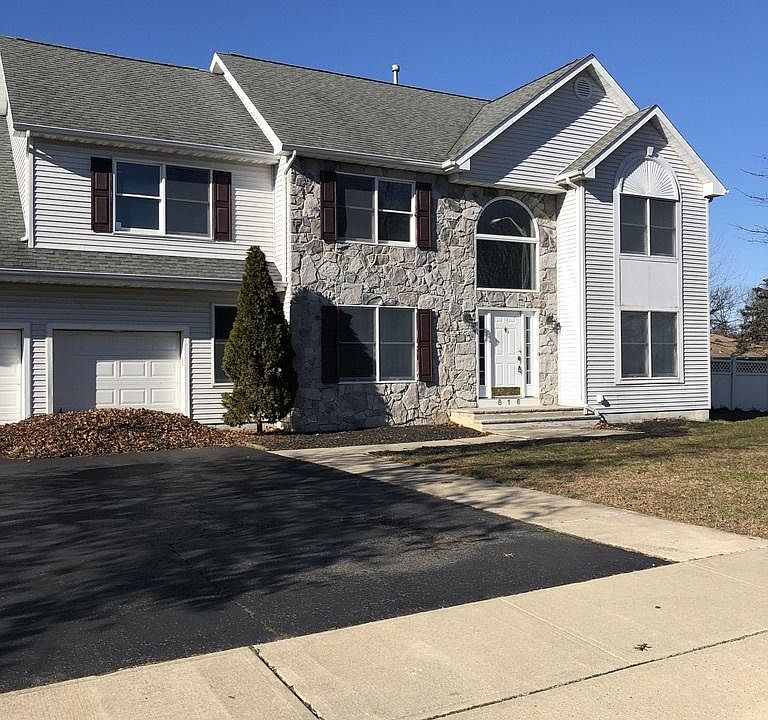 1st image of 816 Saint Joseph Pl