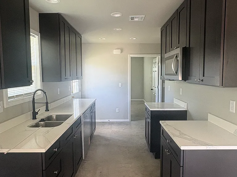 511C N Vann St — Photo 3