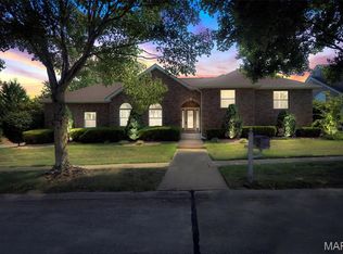 6165 Clifton Oaks Pl, Saint Louis, MO 63129