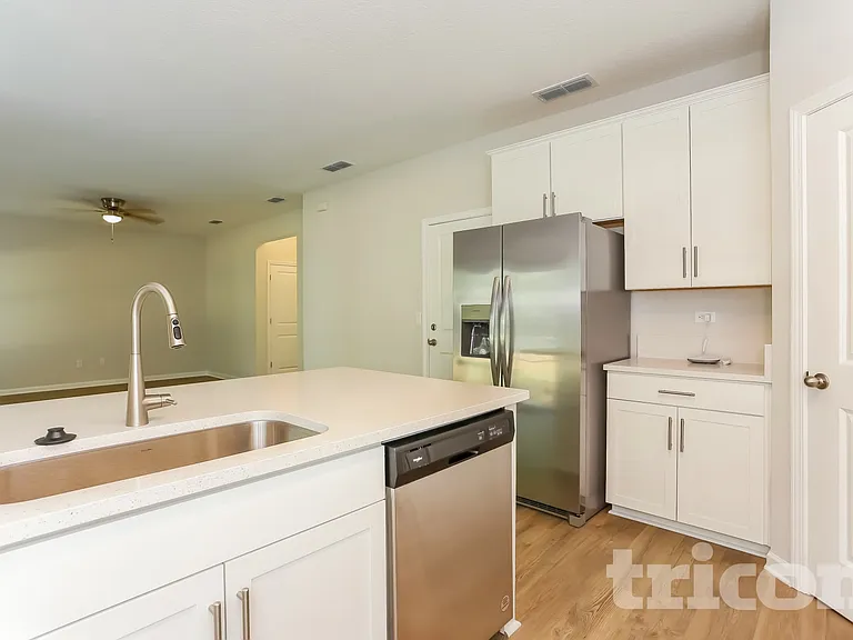 2077 Dutton Island Oaks Way — Photo 6