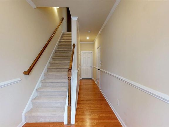 3rd image of 1790 Oakbrook Ln NW #8