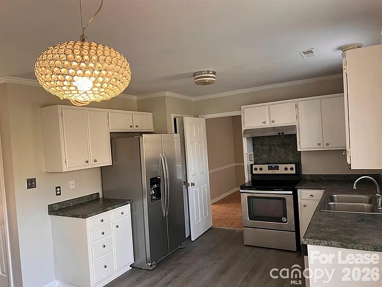 9608 Kayce Ln — Photo 2