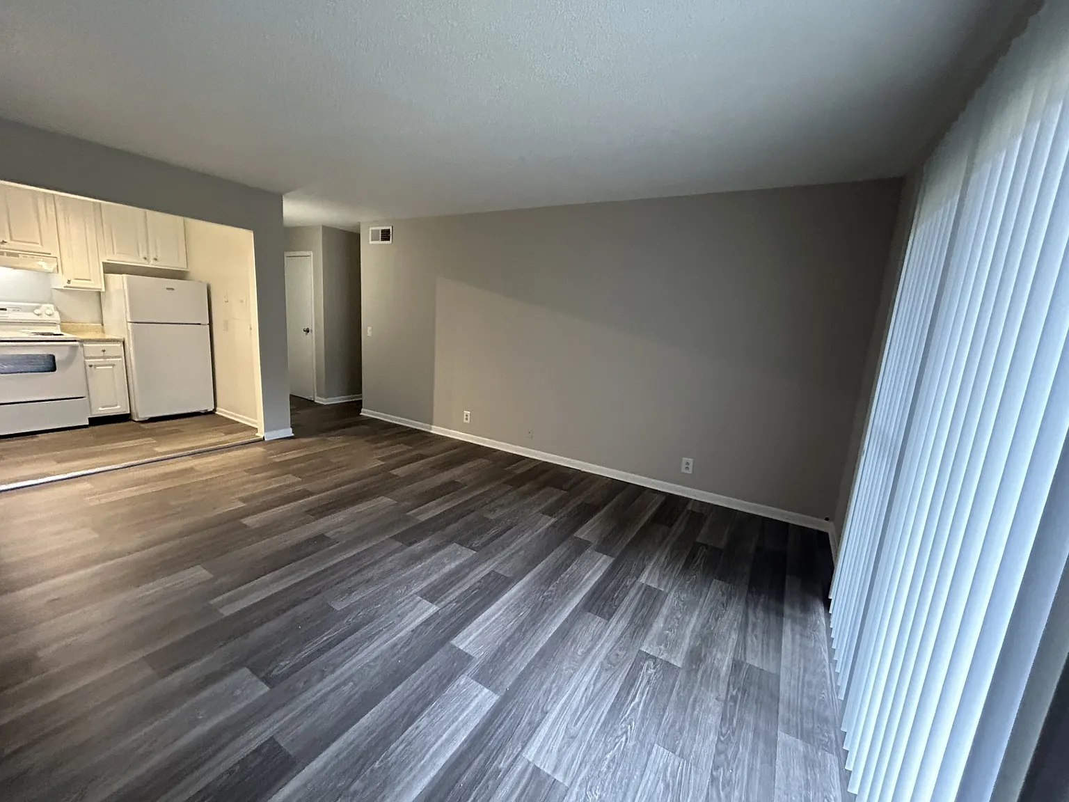 1 bed, 800 sqft, $1,025 — Photo 4