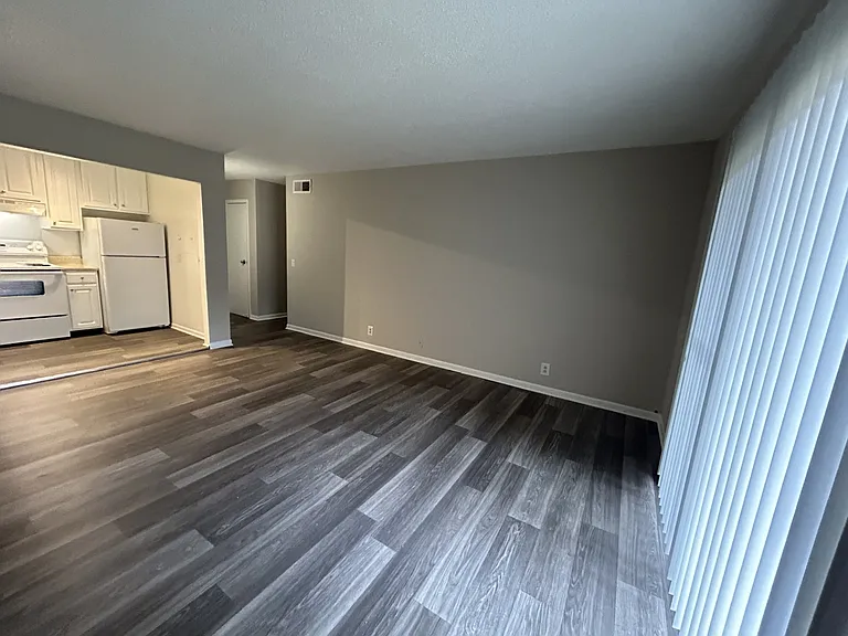 D210 Hickory Hill Ln #D210 — Photo 3