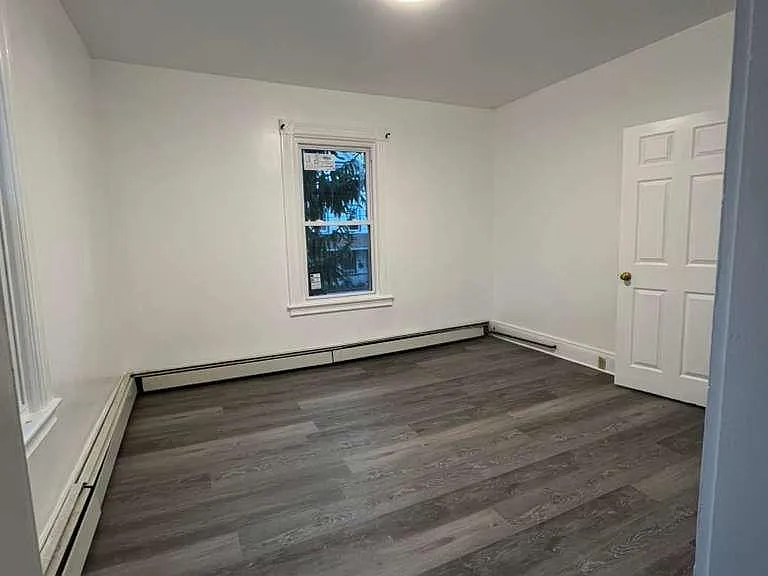 327 Prospect St #1 — Photo 2