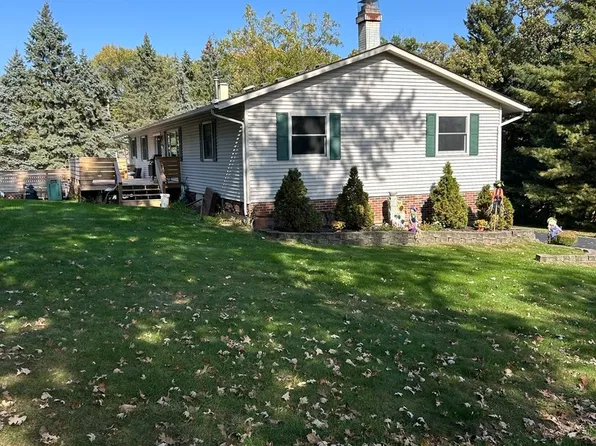 8510 Coral Rd, Wonder Lake, IL 60097