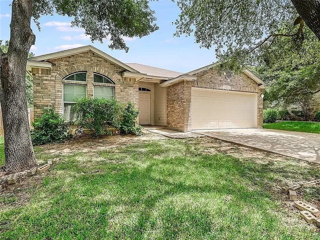 4 bed, 1684 sqft, $2,099 — Photo 1