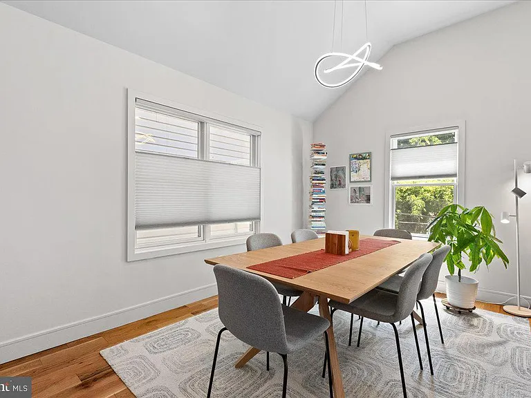 23 Leigh Ave #B — Photo 7
