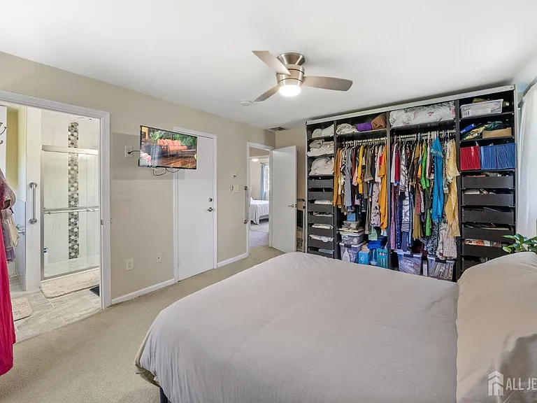 34 Ventnor Dr — Photo 19