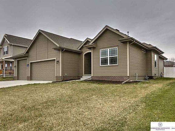 3rd image of 17108 Joanne Dr