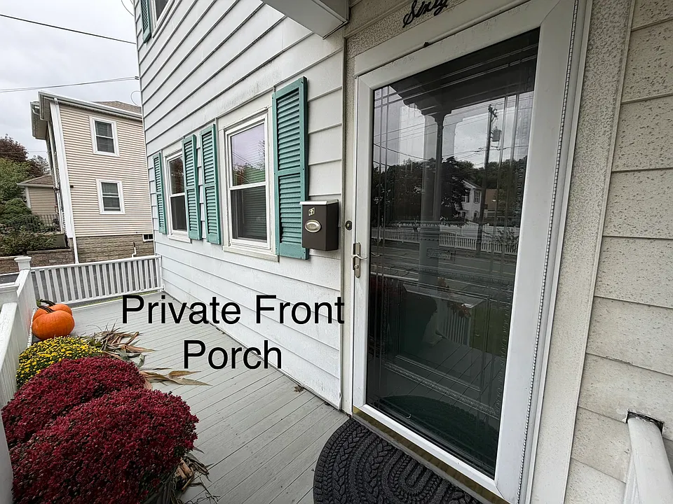 62-64 W Water St #62