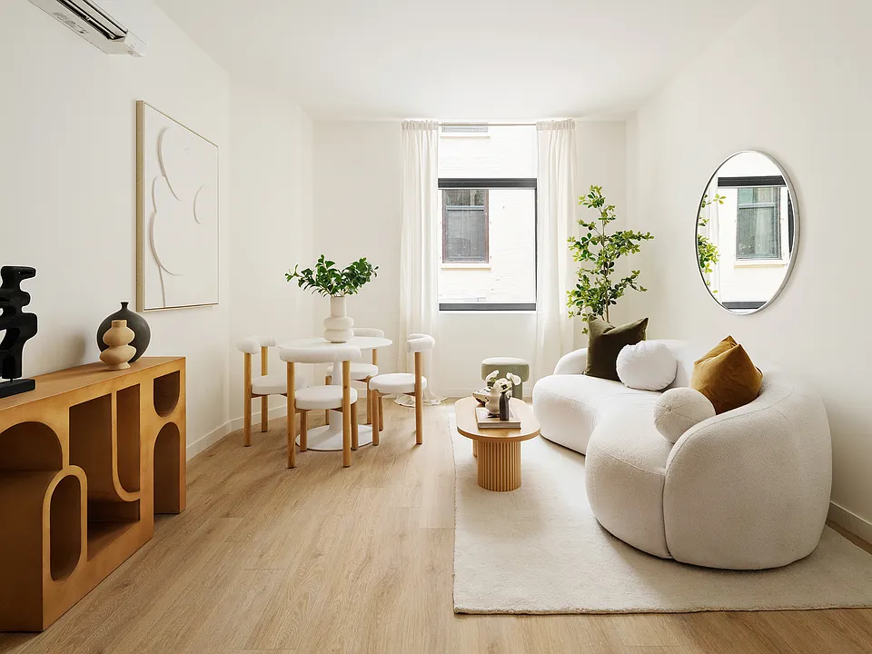 110 W 32nd St #4M