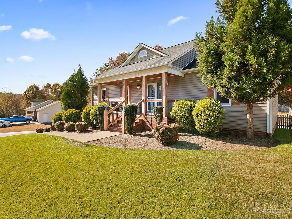 1st image of 168 Deer Creek Dr