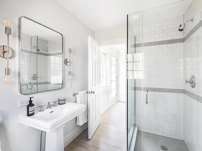21 Dering Ln — Photo 18