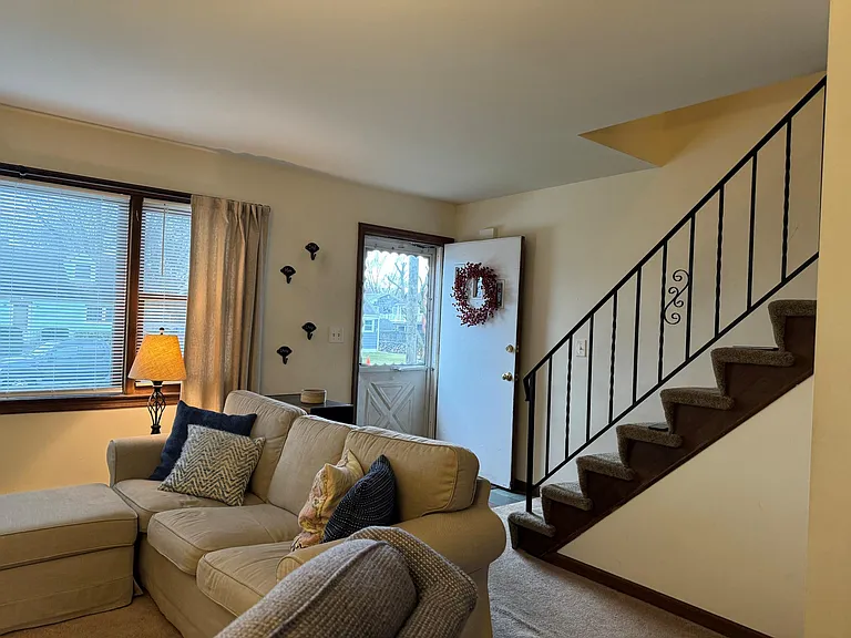 124 Stuart Ave #B — Photo 18