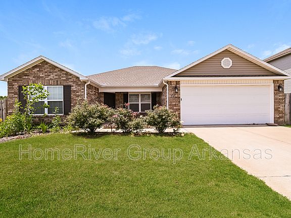 2nd image of 710 SW Loudon Dr