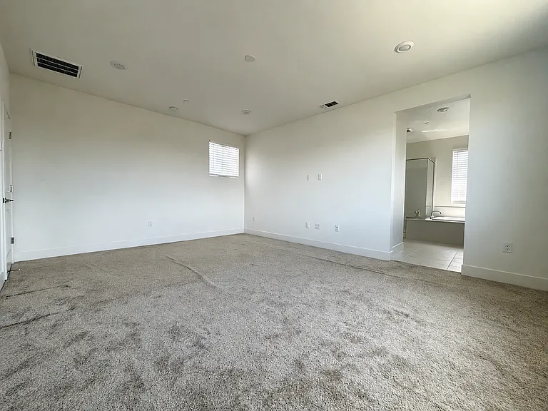 2051 Rosemary Dr — Photo 18