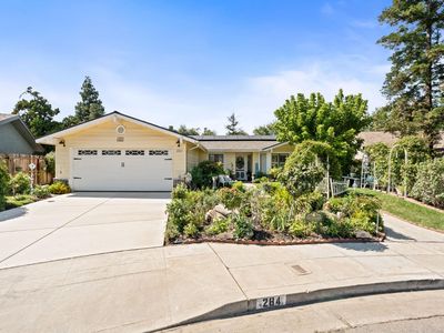 284 N Manila Ave, Clovis, CA, 93612
