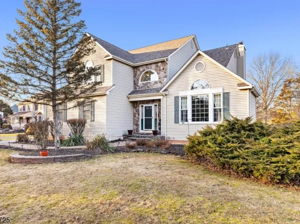 2 Polhemus Dr, Hillsborough Twp., NJ 08844