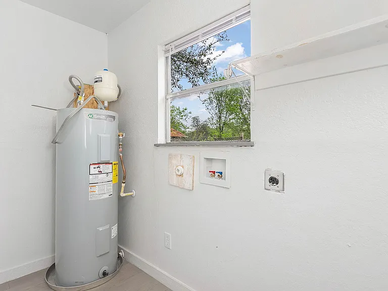 1135 Ceralvo St — Photo 14