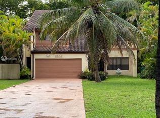 8906 SW 150th Court Cir N, Miami, FL 33196
