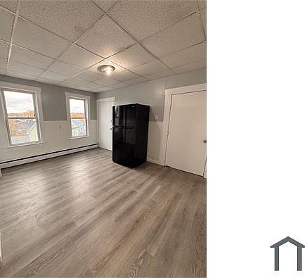 3rd image of 61 1/2 Lowell St Floor 3