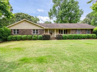45 Country Roads Dr, Stockbridge, GA 30281