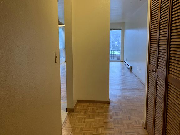 4th image of 2839 14th Ave W #301