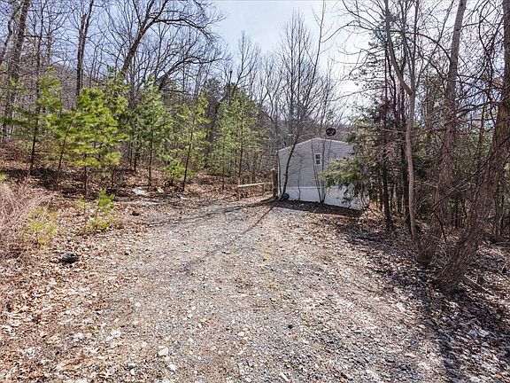 4th image of 179 Black Bear Ln