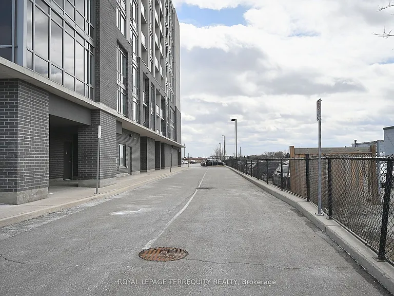 716 Main St E #512 — Photo 27