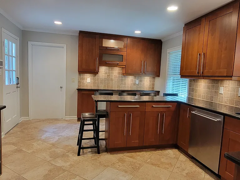 1318 Beechdale Dr — Photo 23
