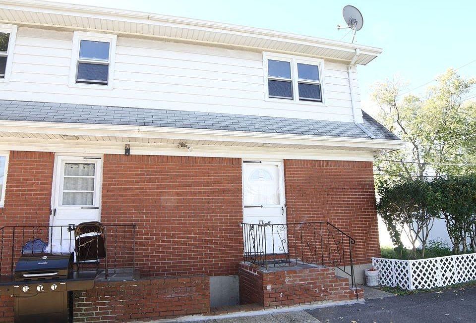 1st image of 375 Isabella Ave #2