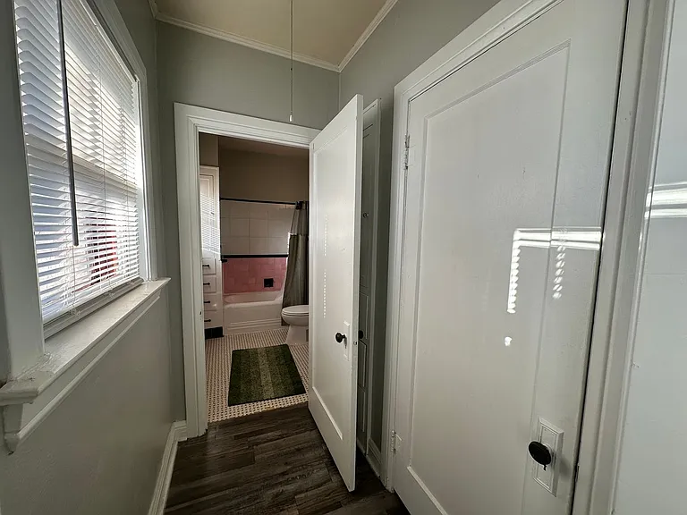 216 W Oak Ave — Photo 17