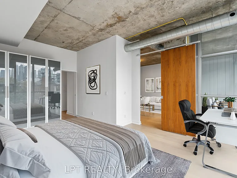 60 Bathurst St #507 — Photo 5