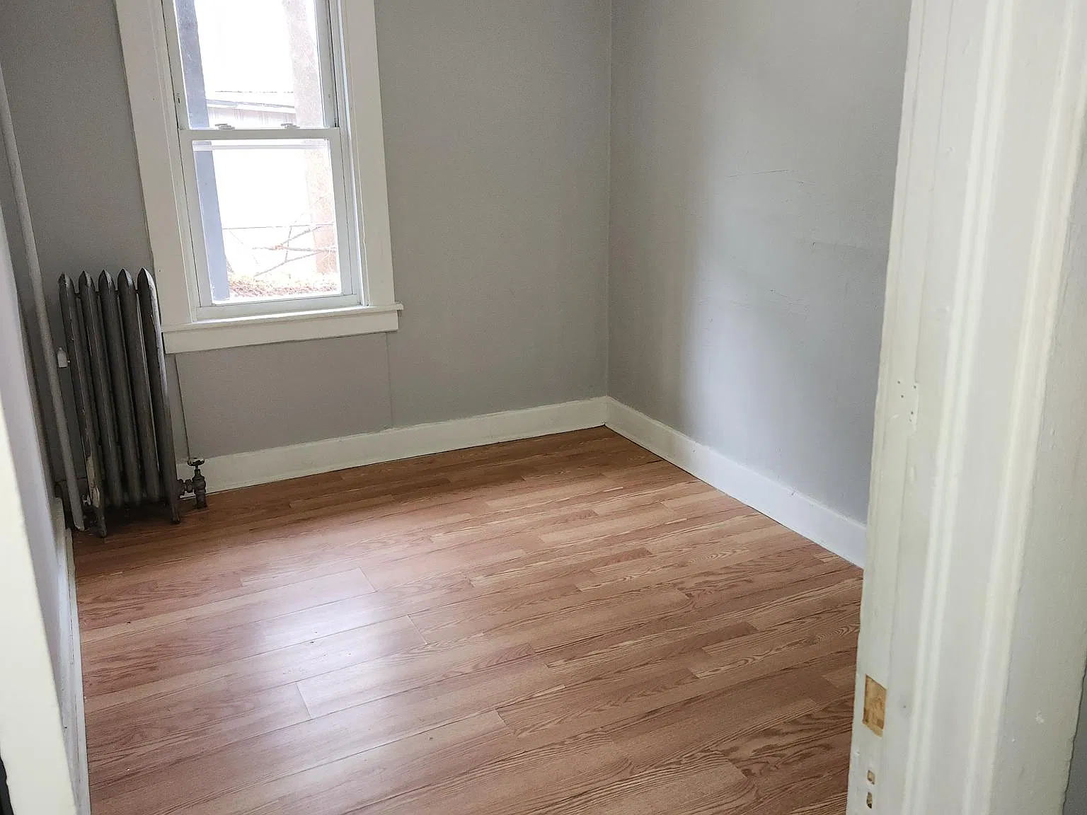 3 bed, $1,199 — Photo 2