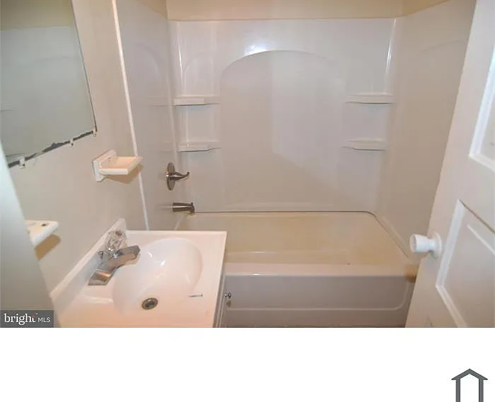 5380 Beta Pl — Photo 8